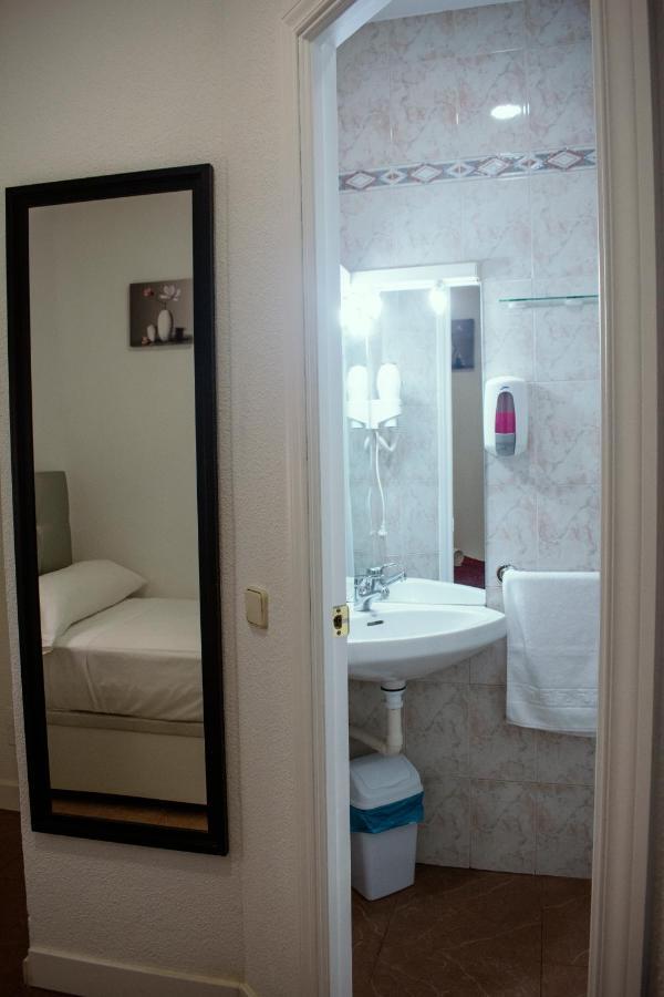 Hostal Artico マドリード エクステリア 写真