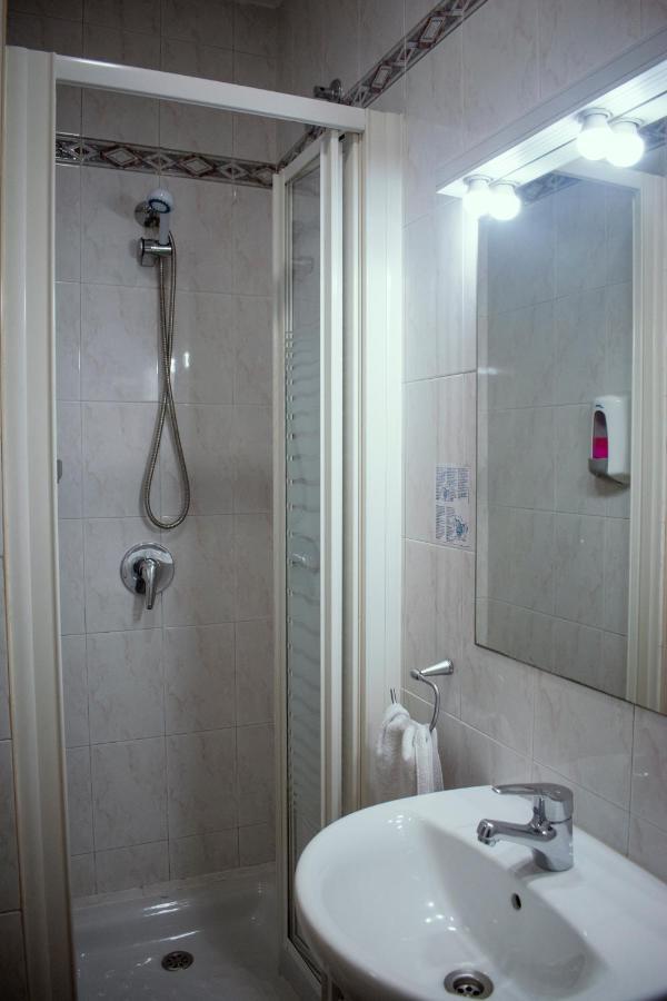 Hostal Artico マドリード エクステリア 写真